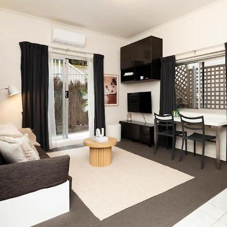 Best Location At Bondi Beach, On The Beach! Apartman Sydney Kültér fotó