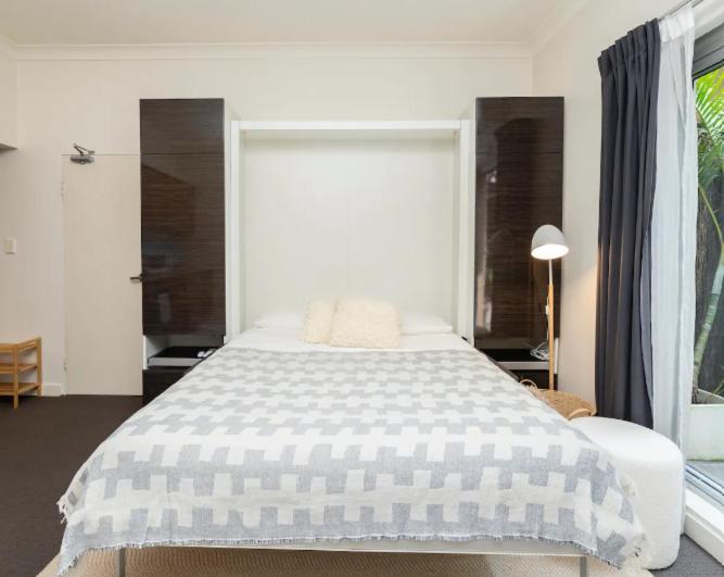 Best Location At Bondi Beach, On The Beach! Apartman Sydney Kültér fotó