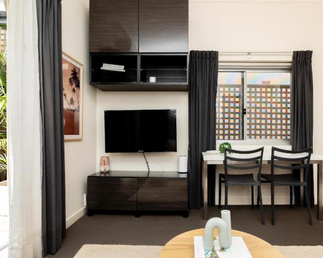 Best Location At Bondi Beach, On The Beach! Apartman Sydney Kültér fotó